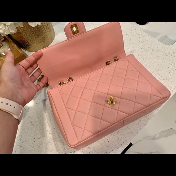 Chanel medium Classic quilted single flap bag - Picture 9 of 13